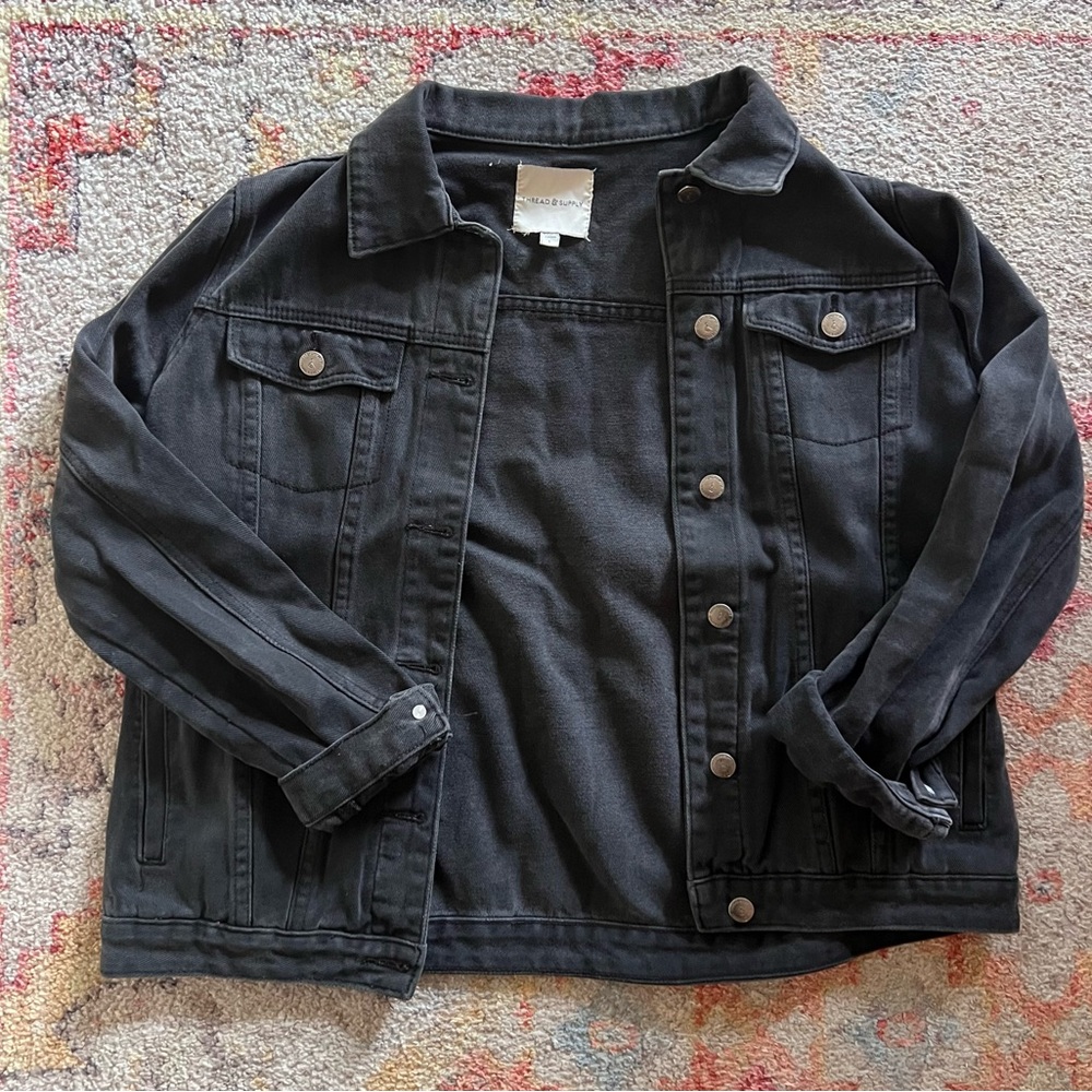 Women’s oversize black jean jacket